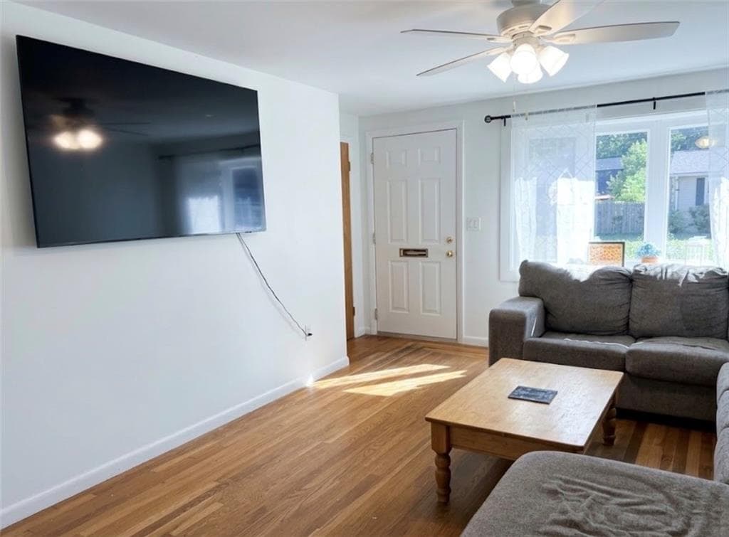 Single Family Residence at 61 Calderwood Drive, Warwick, photo 24 of 29