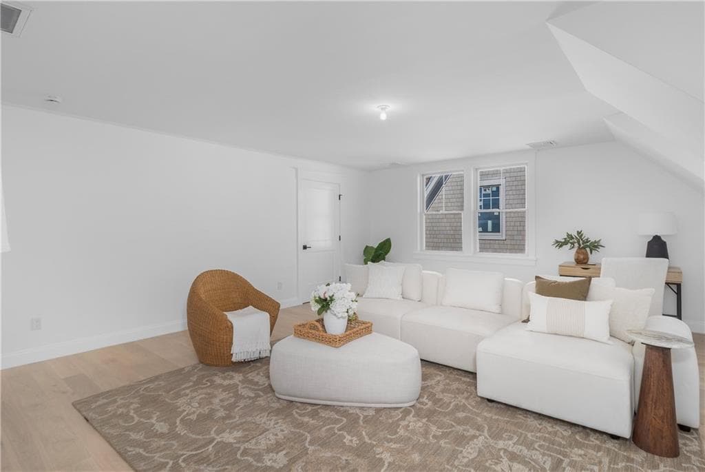 Single Family Residence at 12 Lookout Lane, Portsmouth, photo 27 of 43