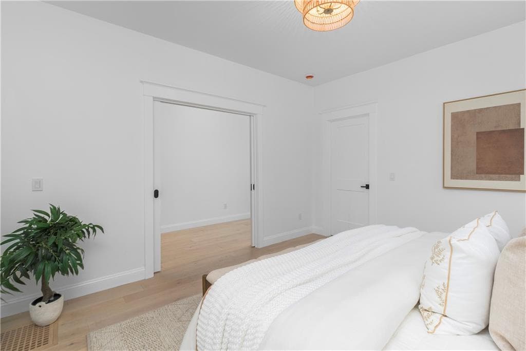 Single Family Residence at 12 Lookout Lane, Portsmouth, photo 17 of 43