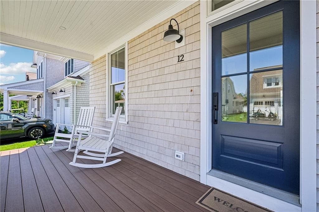 Single Family Residence at 12 Lookout Lane, Portsmouth, photo 3 of 43