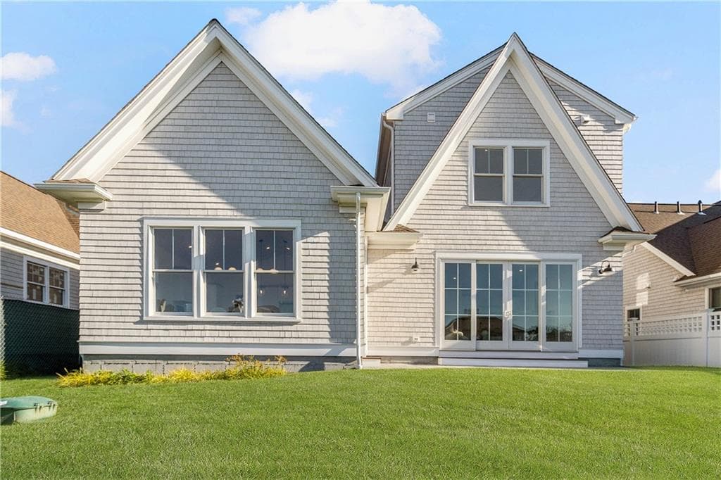 Single Family Residence at 12 Lookout Lane, Portsmouth, photo 36 of 43