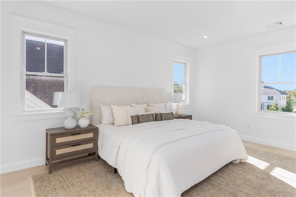 Single Family Residence at 12 Lookout Lane, Portsmouth, photo 20 of 43