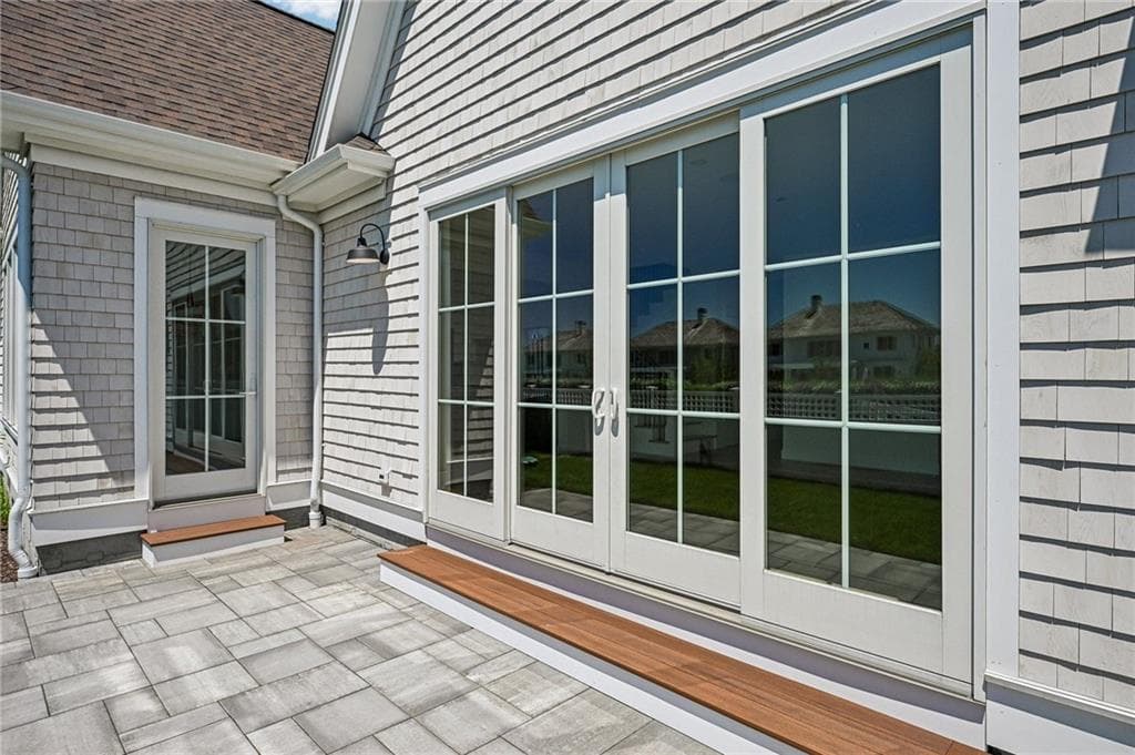 Single Family Residence at 12 Lookout Lane, Portsmouth, photo 34 of 43