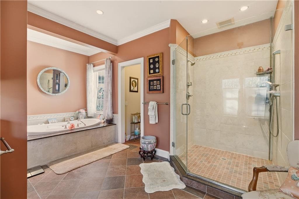 Single Family Residence at 121 Seaside Drive, Jamestown, photo 18 of 47