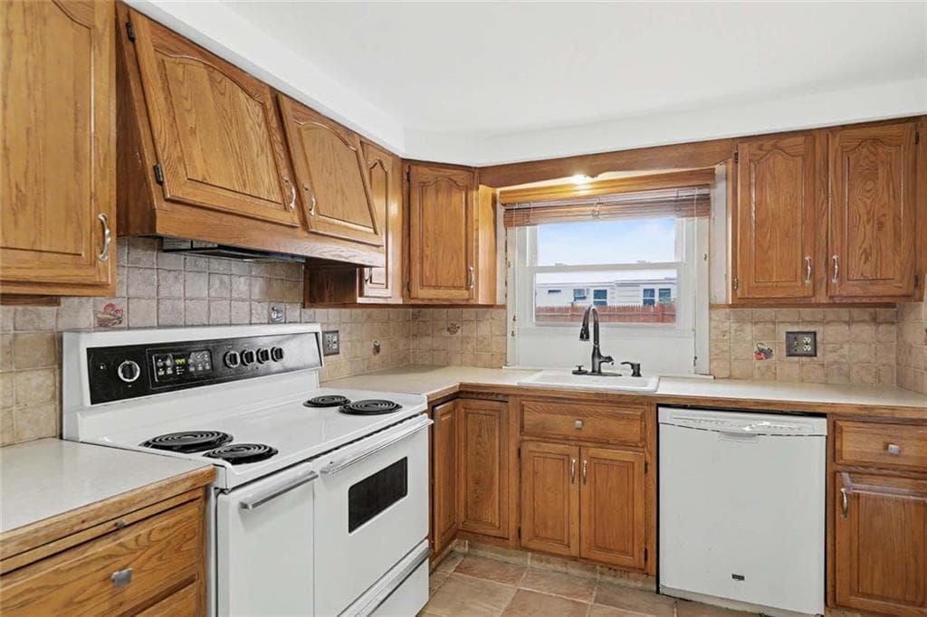 Single Family Residence at 22 Baldino Drive, Cranston, photo 21 of 40