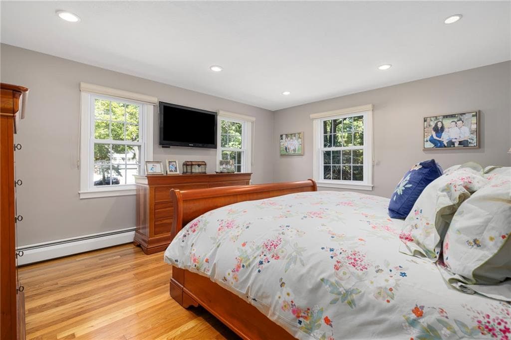 Single Family Residence at 90 Jefferson Drive, East Greenwich, photo 23 of 46