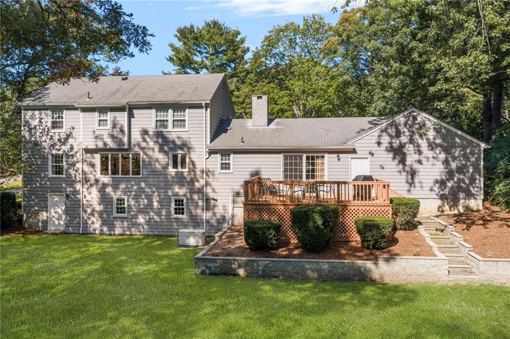 Single Family Residence at 90 Jefferson Drive, East Greenwich, photo 2 of 46