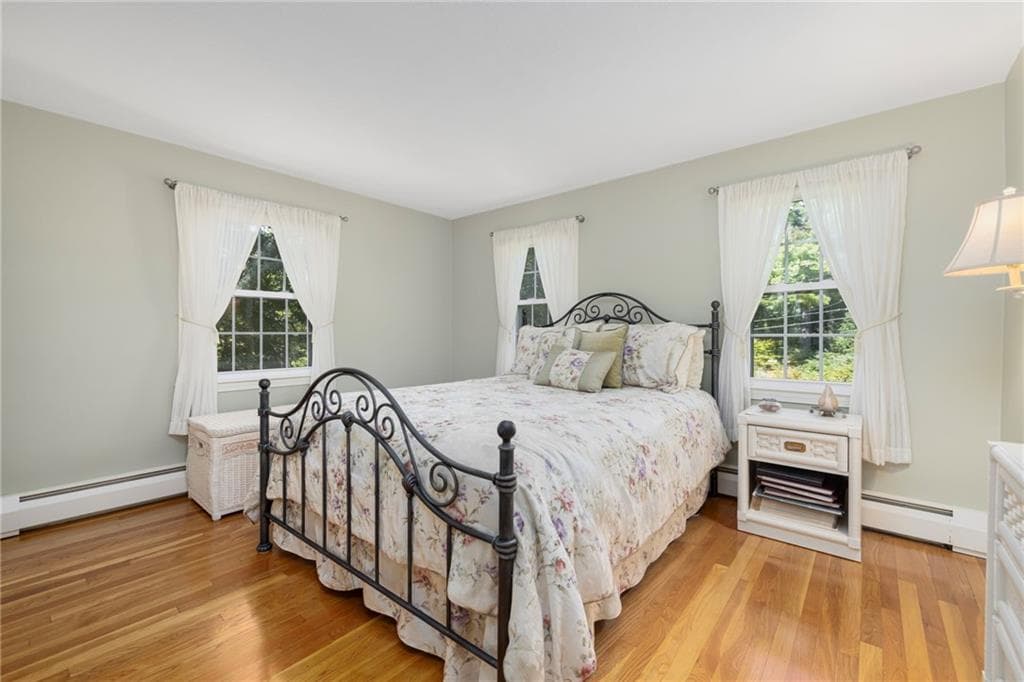 Single Family Residence at 90 Jefferson Drive, East Greenwich, photo 32 of 46