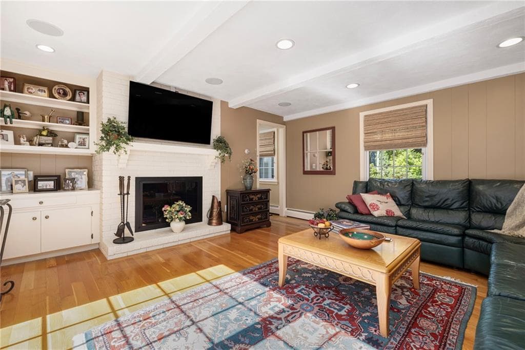 Single Family Residence at 90 Jefferson Drive, East Greenwich, photo 14 of 46