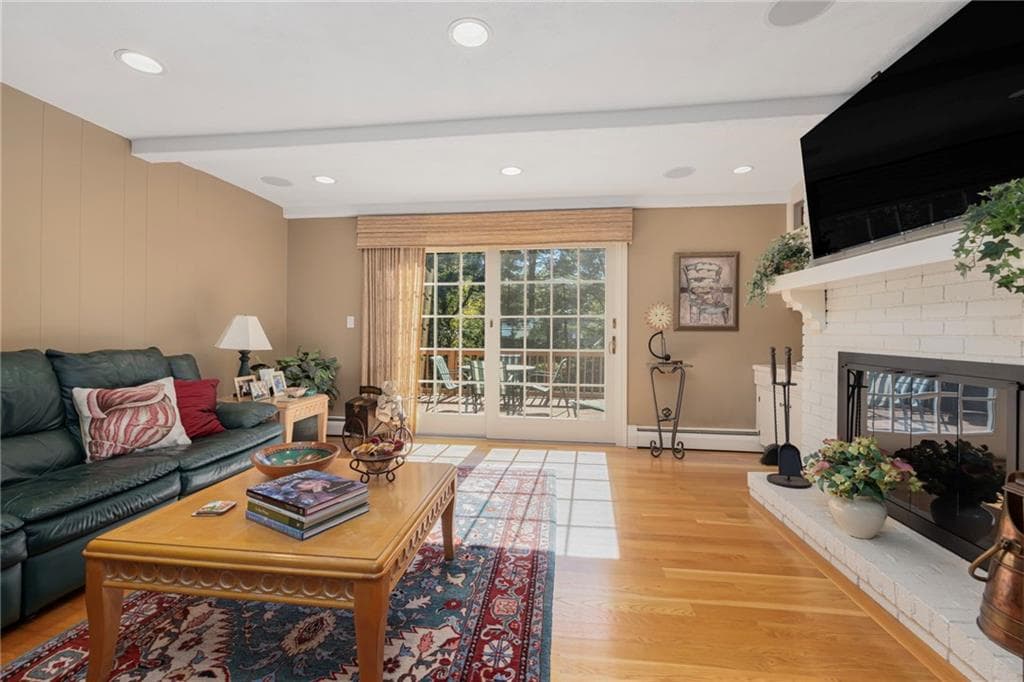 Single Family Residence at 90 Jefferson Drive, East Greenwich, photo 15 of 46