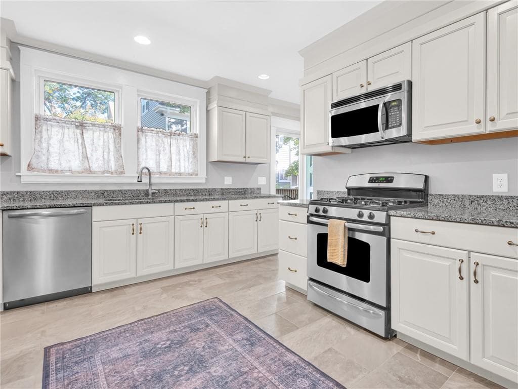 Condominium at 262 260 President Avenue UNIT 262, Providence, photo 17 of 43