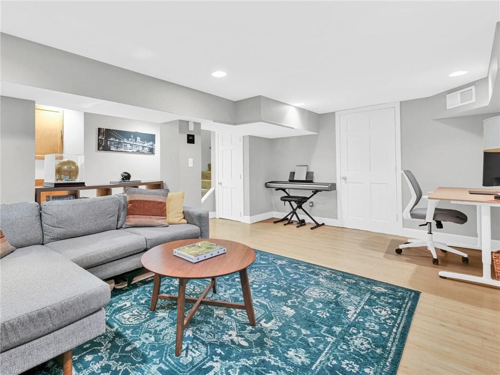 Condominium at 262 260 President Avenue UNIT 262, Providence, photo 36 of 43