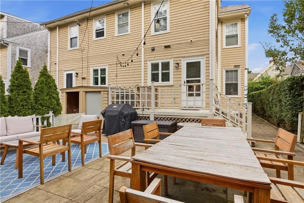 Condominium at 23 Pell Street, Newport, photo 46 of 48