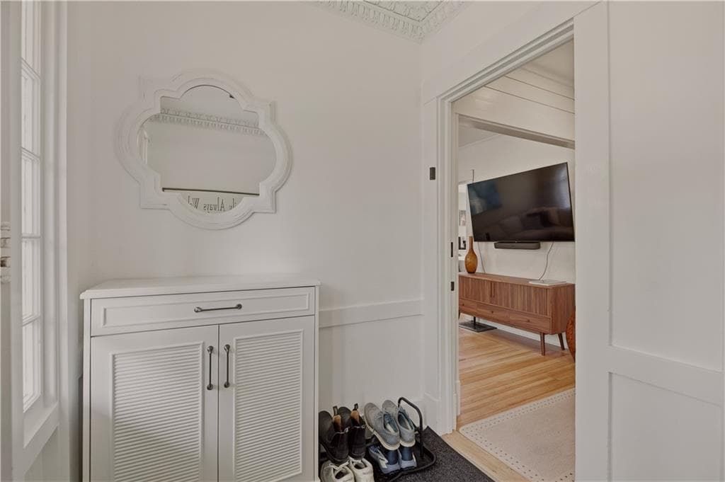 Condominium at 23 Pell Street, Newport, photo 5 of 48
