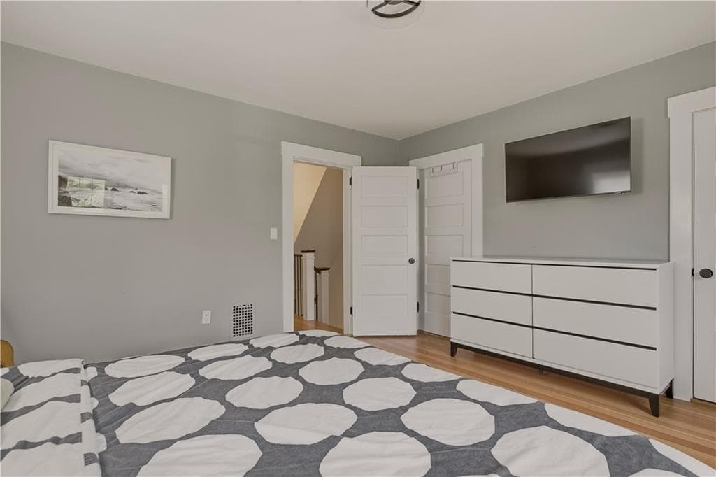 Condominium at 23 Pell Street, Newport, photo 29 of 48