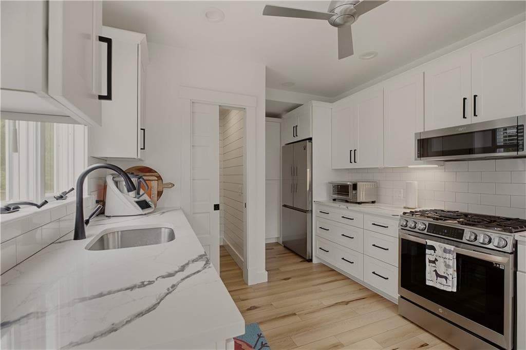 Condominium at 23 Pell Street, Newport, photo 21 of 48