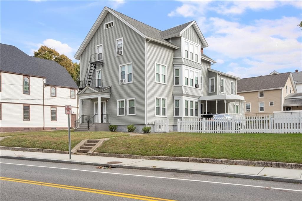 471 Broad Street