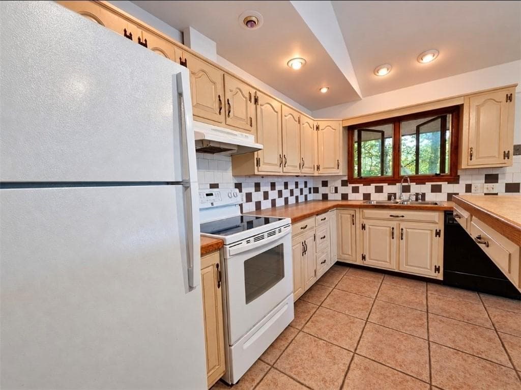 Single Family Residence at 39 Thurston Drive, Hopkinton, photo 29 of 50