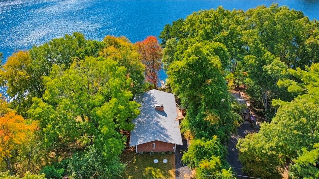 Single Family Residence at 39 Thurston Drive, Hopkinton, photo 4 of 50
