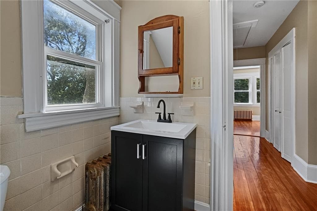 Single Family Residence at 156 Putnam Street, East Providence, photo 16 of 27