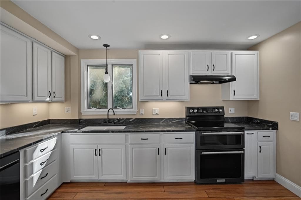 Single Family Residence at 156 Putnam Street, East Providence, photo 5 of 27
