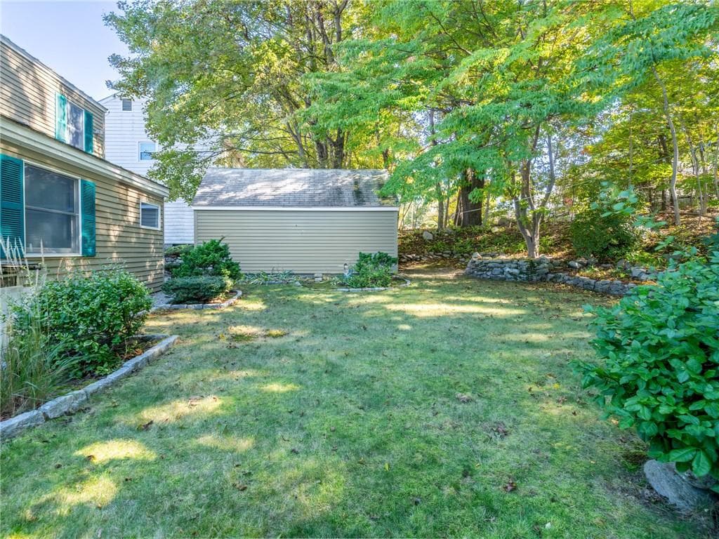 Single Family Residence at 15 Welcome Road, Smithfield, photo 26 of 29