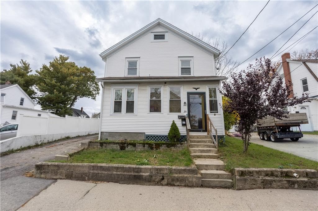 Single Family Residence at 28 Yorkshire Street, Providence, photo 3 of 45