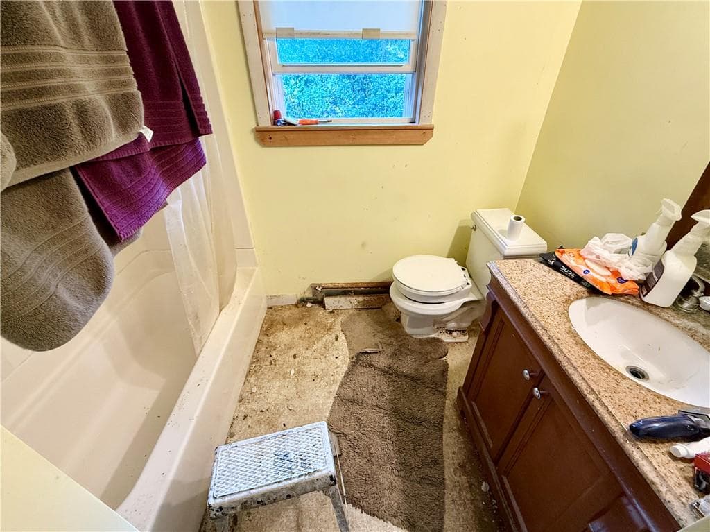 Single Family Residence at 252 Juniper Road, South Kingstown, photo 10 of 26
