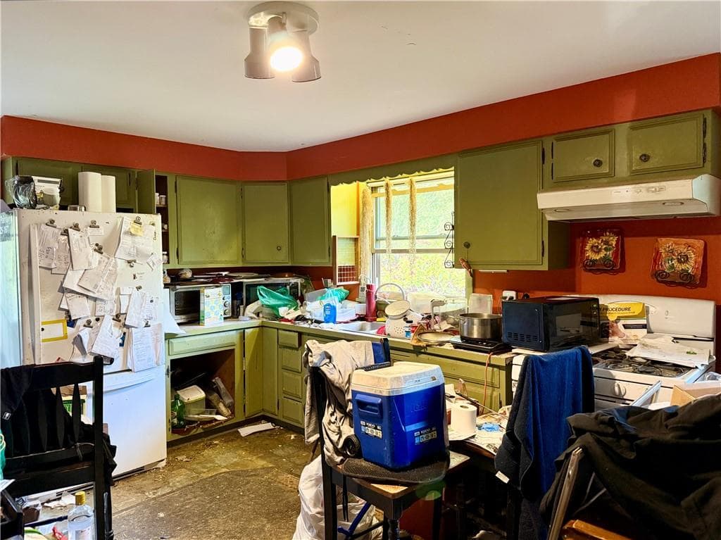 Single Family Residence at 252 Juniper Road, South Kingstown, photo 4 of 26