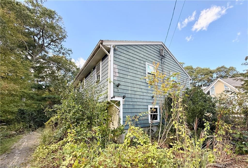 Single Family Residence at 252 Juniper Road, South Kingstown, photo 21 of 26