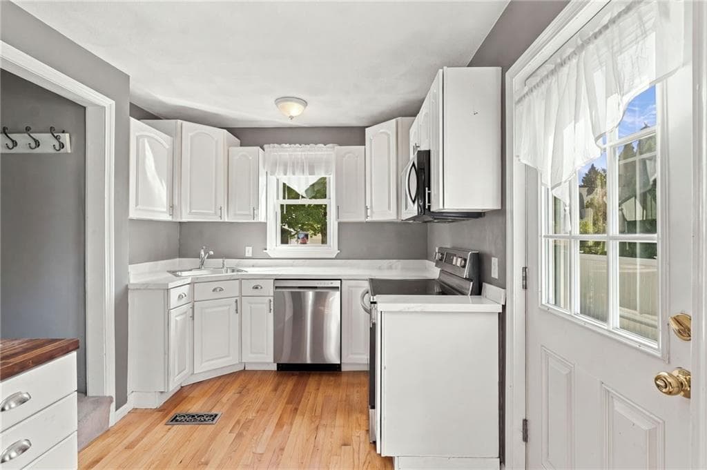 Single Family Residence at 1 Oliver Street, Smithfield, photo 3 of 30