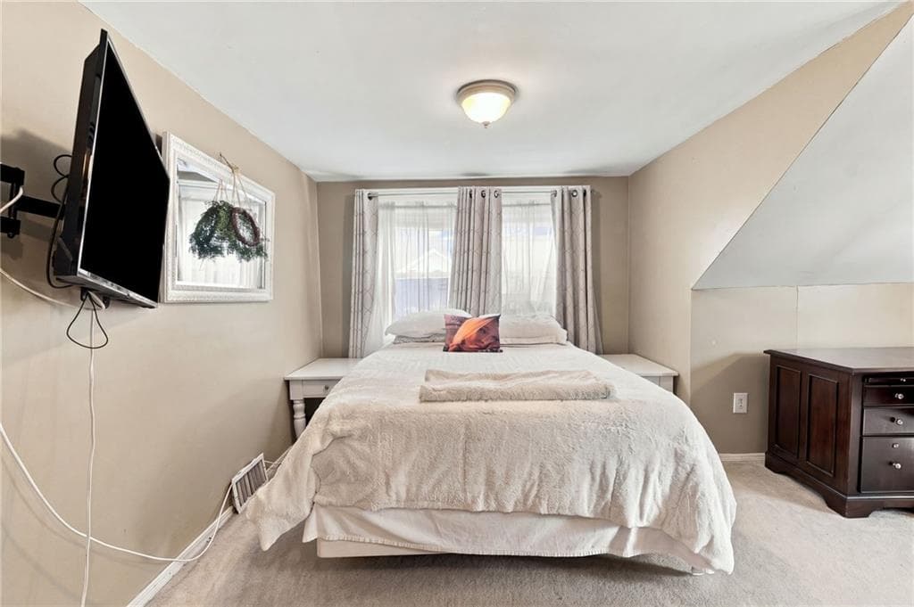Single Family Residence at 1 Oliver Street, Smithfield, photo 18 of 30