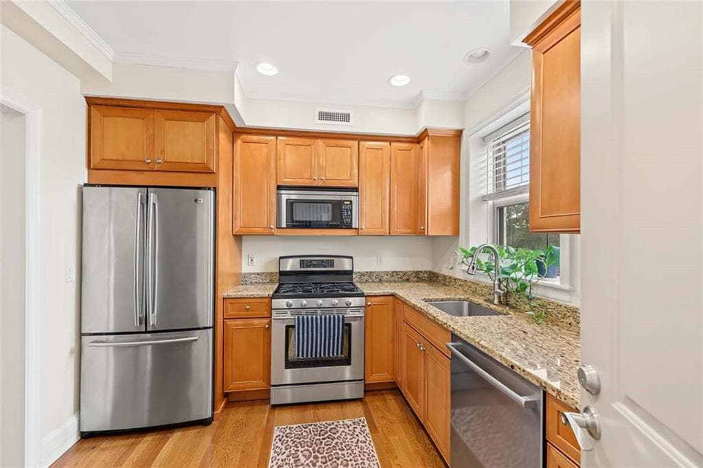 Condominium at 1180 Narragansett Boulevard UNIT F5, Cranston, photo 14 of 31