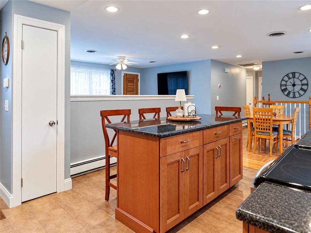 Single Family Residence at 93 Oakland Avenue, Seekonk, photo 5 of 35