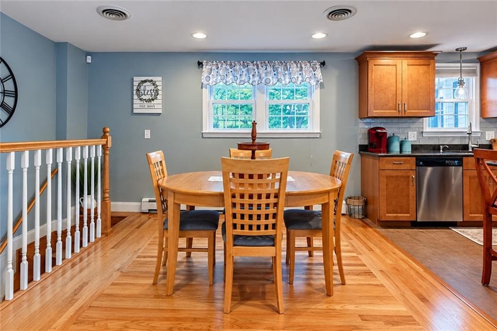 Single Family Residence at 93 Oakland Avenue, Seekonk, photo 11 of 35