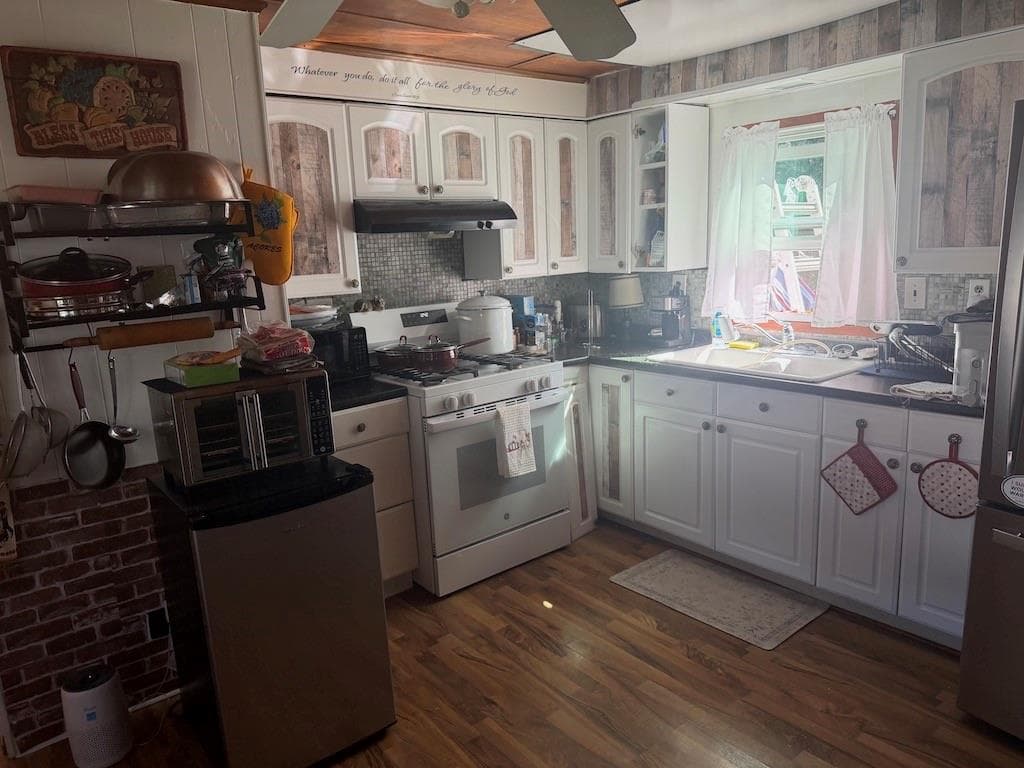 Single Family Residence at 301 F-17 Bulgarmarsh Road, Tiverton, photo 13 of 20