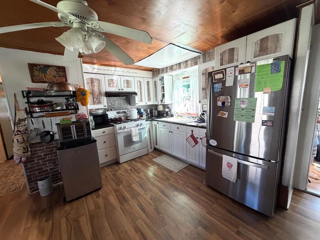 Single Family Residence at 301 F-17 Bulgarmarsh Road, Tiverton, photo 17 of 20