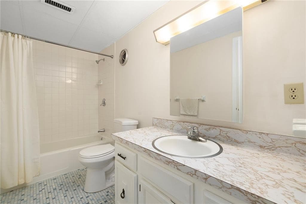 Condominium at 143 Hoffman Avenue UNIT 205, Cranston, photo 16 of 28