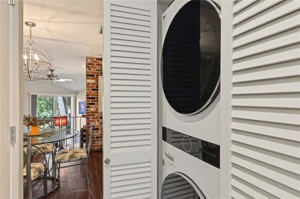 Condominium at 74 Sea Breeze Lane, Bristol, photo 12 of 41