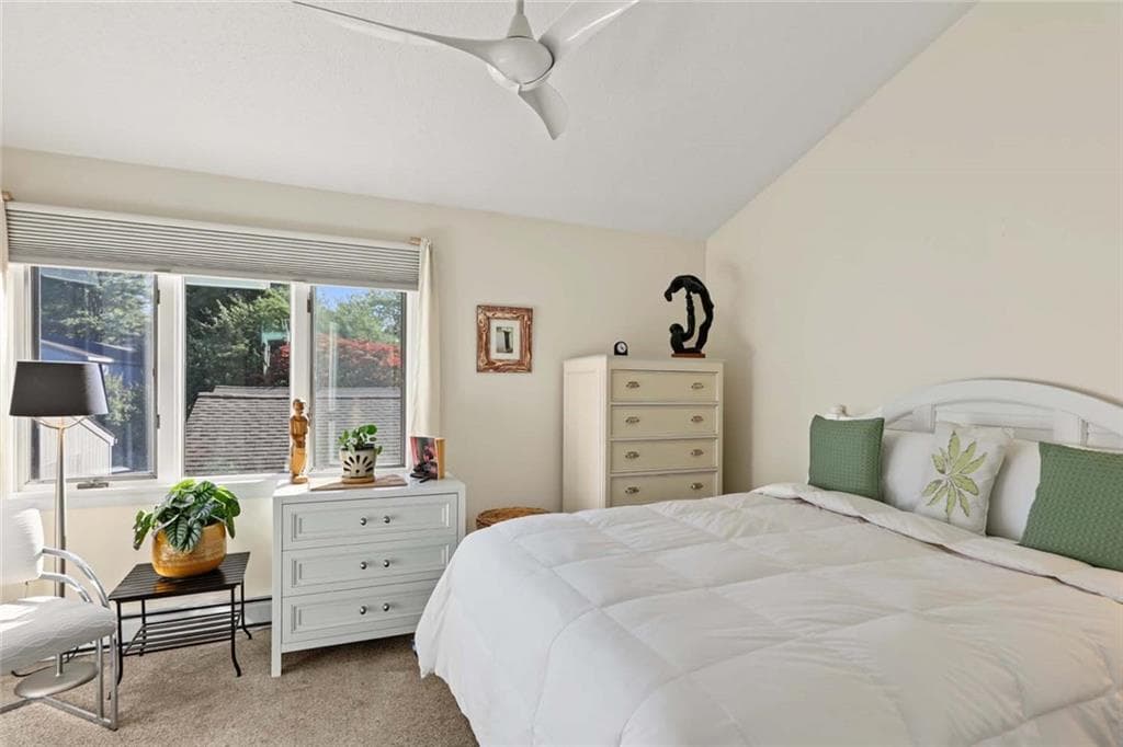 Condominium at 74 Sea Breeze Lane, Bristol, photo 22 of 41
