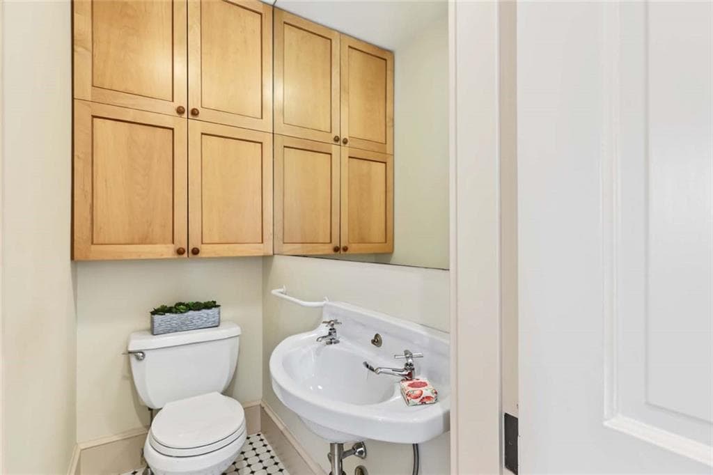 Single Family Residence at 11 Intervale Road, Providence, photo 23 of 50