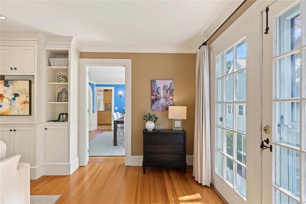 Single Family Residence at 11 Intervale Road, Providence, photo 12 of 50