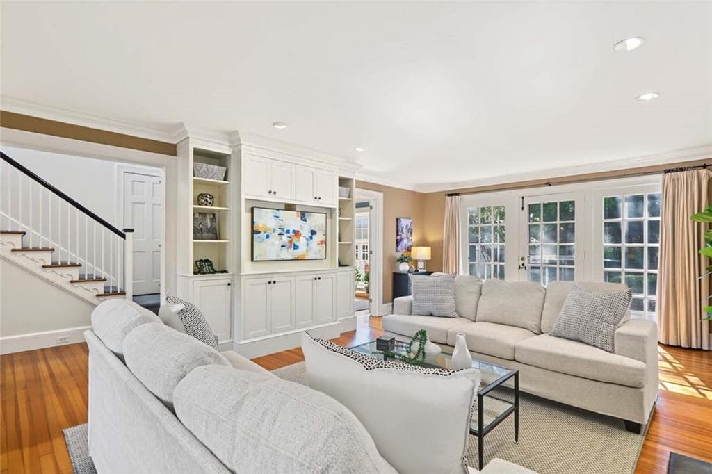 Single Family Residence at 11 Intervale Road, Providence, photo 10 of 50