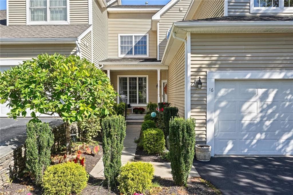 Condominium at 16 Starling Way, West Warwick, photo 33 of 42