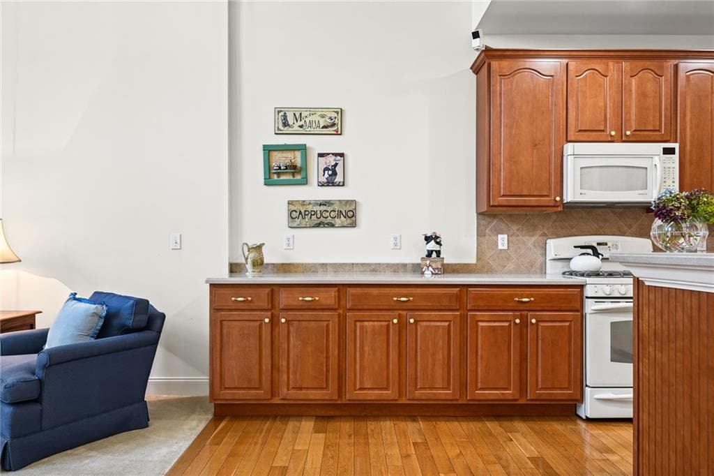 Condominium at 16 Starling Way, West Warwick, photo 18 of 42