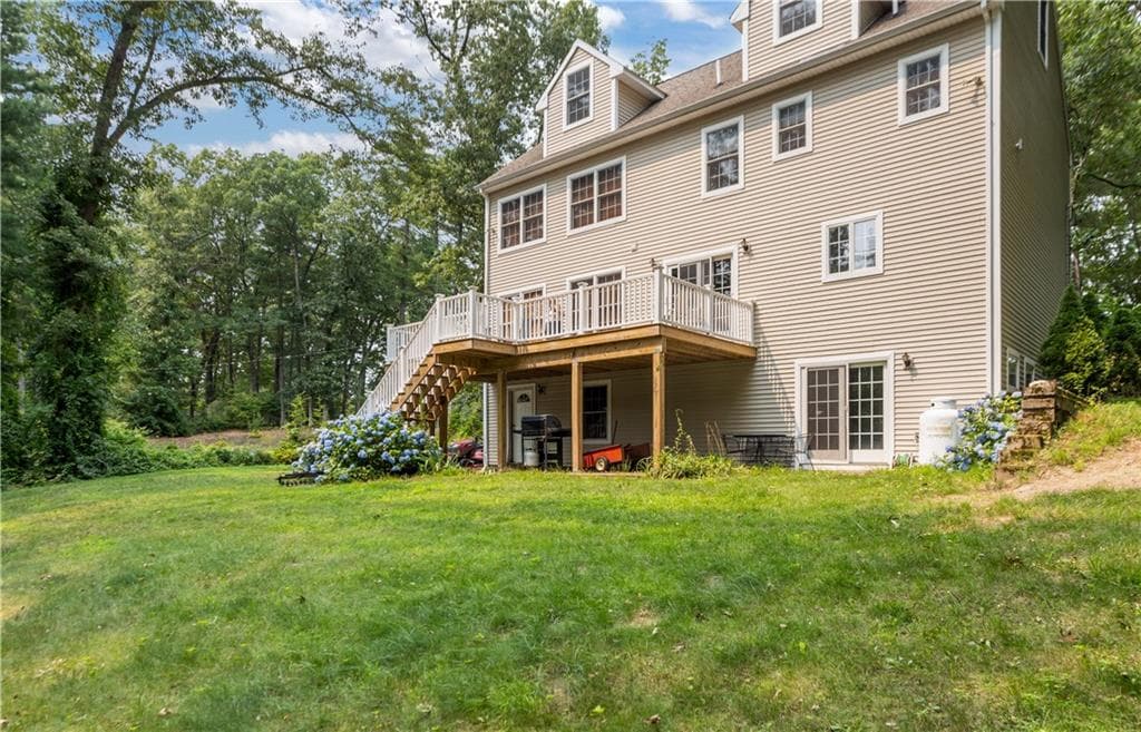 Single Family Residence at 22 Breezy Knoll Road, Smithfield, photo 6 of 48