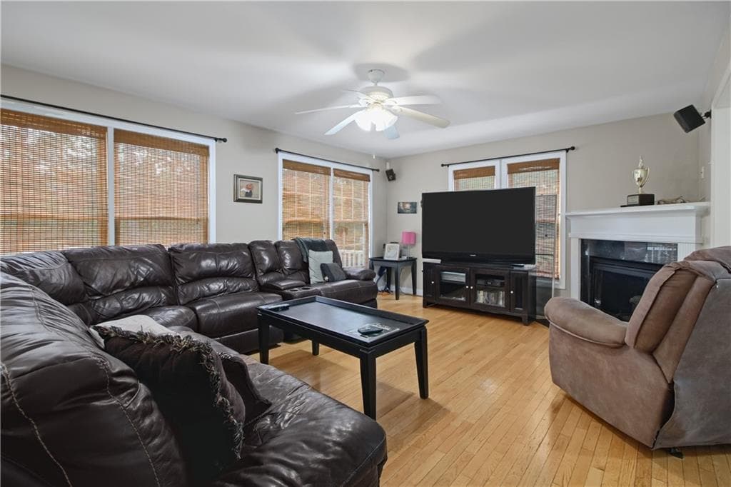Single Family Residence at 22 Breezy Knoll Road, Smithfield, photo 13 of 48