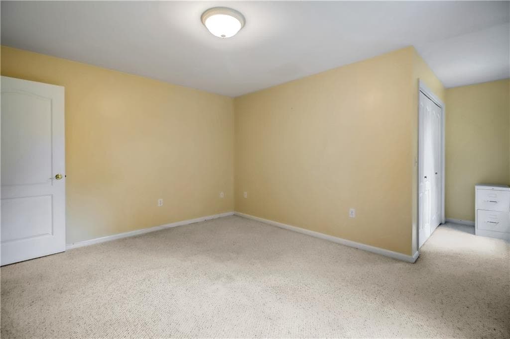Single Family Residence at 22 Breezy Knoll Road, Smithfield, photo 32 of 48