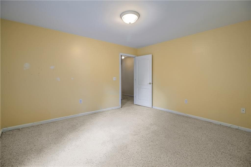 Single Family Residence at 22 Breezy Knoll Road, Smithfield, photo 30 of 48