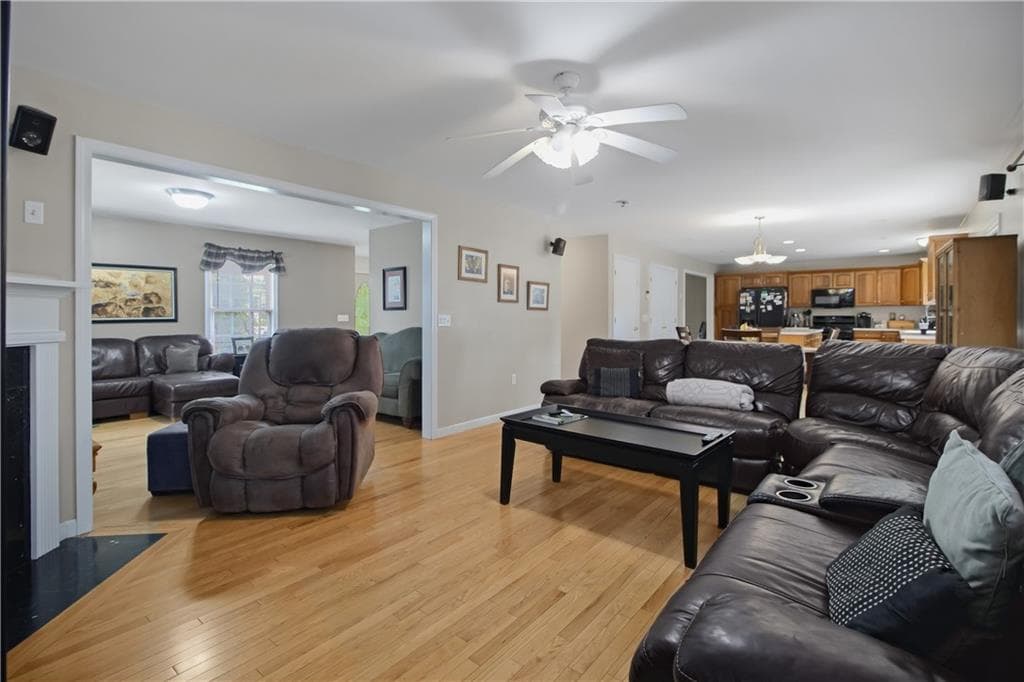 Single Family Residence at 22 Breezy Knoll Road, Smithfield, photo 15 of 48